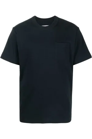 SACAI Playera con bolsillo de parche