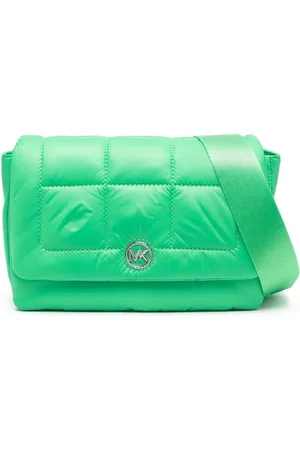 Michael Kors Bolsa crossbody capitonada con placa del logo