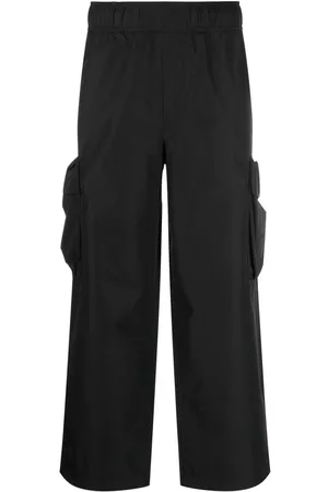 Calvin Klein Pants cargo con diseño corto