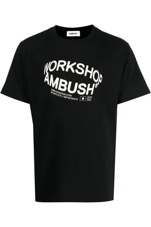 AMBUSH Playera Revolve con logo estampado