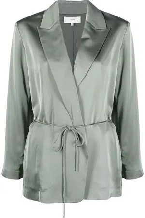 Vince Blazer con doble botonadura y cuello en V