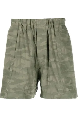 MACKINTOSH Bermudas con estampado militar