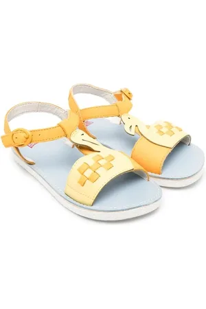 Camper Sandalias Oruga con correas cruzadas