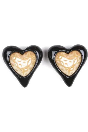 Julietta Aretes con apliques de forma de corazón