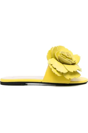 Nº21 Sandalias con apliques de flor