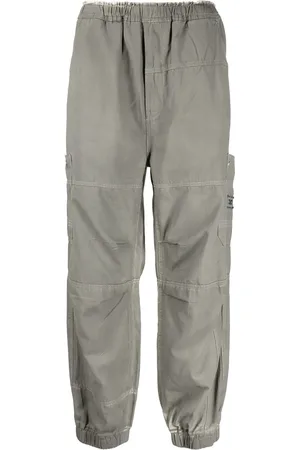 Izzue Pants con logo bordado