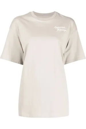Musium Div. Playera con logo bordado