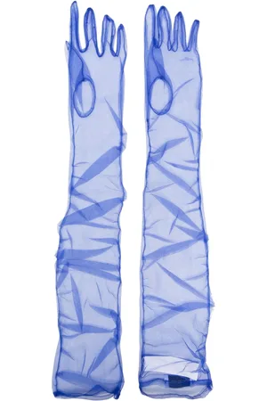 Ioana Ciolacu Guantes con acabado traslúcido