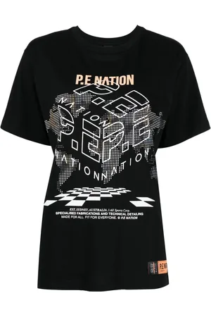 P.E Nation Playera con logo gráfico estampado