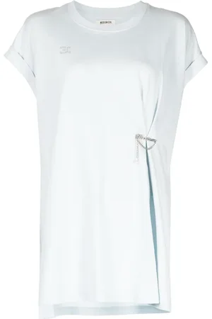Musium Div. Playera con logo bordado y cuello redondo