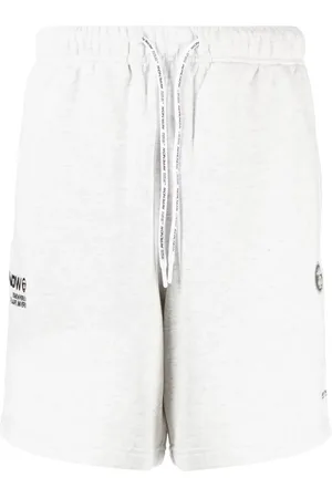 A Bathing Ape Bermudas con parche del logo y cordones en la pretina