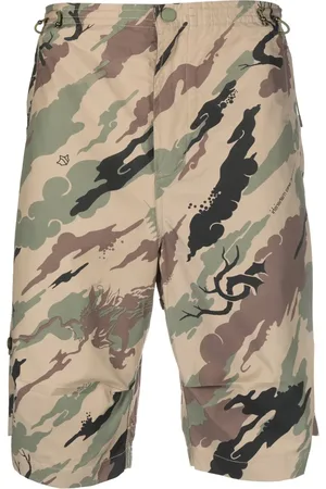 Maharishi Shorts con estampado militar