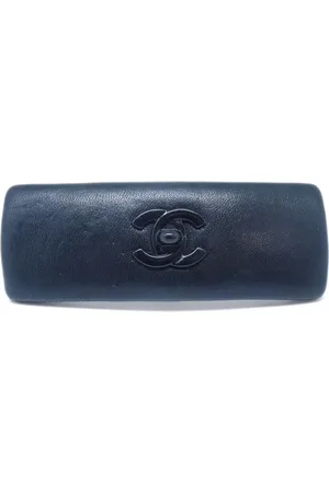 CHANEL Broche para el cabello CC Turn-lock 1990-2000