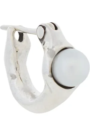 E.M. Arete de aro con perla
