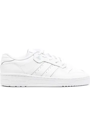 adidas Tenis bajos con parche del logo