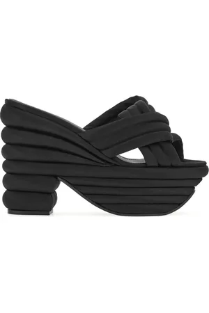 Salvatore Ferragamo Sandalias con diseño capitonado