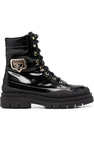 Chiara Ferragni Botas con placa del logo