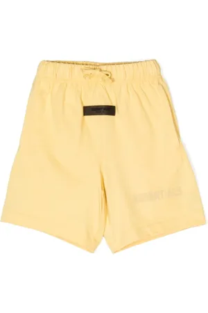FEAR OF GOD Shorts con logo en relieve