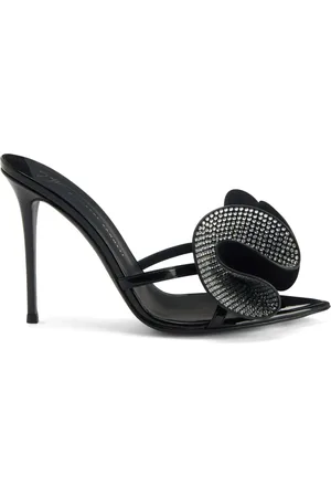 Giuseppe Zanotti Mules con detalles de cristales