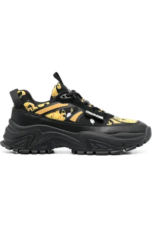 VERSACE Tenis con logo estampado y puntera de almendra