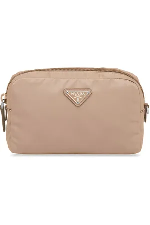 Prada Cosmetiquera con logo triangular