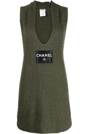 CHANEL Vestido sin mangas con parche del logo 2008