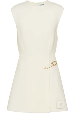 Prada Vestido corto con detalle de imperdible