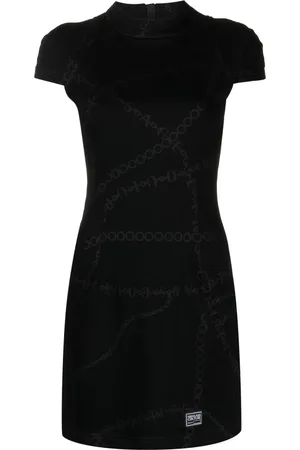 VERSACE Vestido manga corta con logo estampado