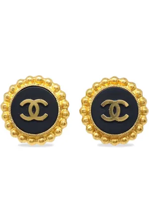 CHANEL Aretes de clip estilo botón con logo CC 1993