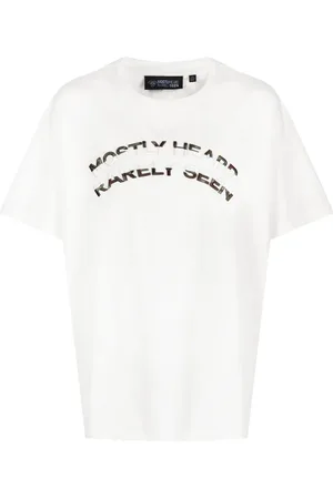 MOSTLY HEARD RARELY SEEN Playera con cuello redondo y logo en relieve