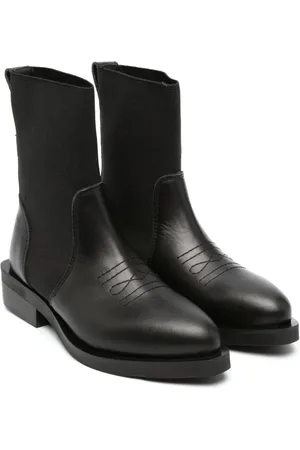 Nº21 Botas con costuras decorativas