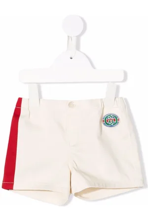 Gucci Shorts con parche del logo