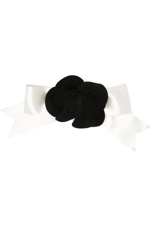 CHANEL Broche para el cabello camellia 2000