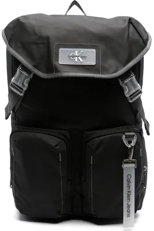 Calvin Klein Mochila con solapa y parche del logo