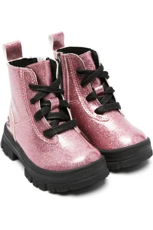 UGG Botas Ashton con logo en relieve