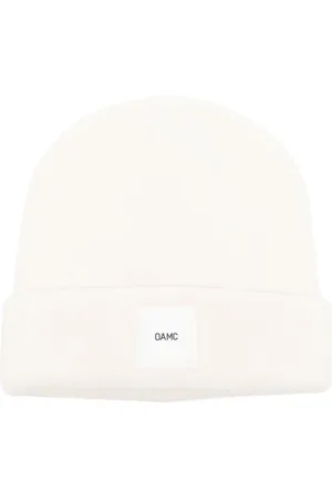 OAMC Gorro tejido de canalé con parche del logo
