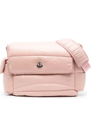 Moncler Pañalera capitonada con parche del logo