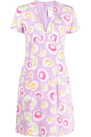 CHANEL Vestido corto de seda con estampado abstracto