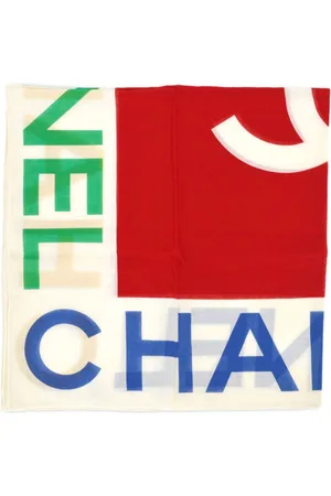 Mascada de seda Chanel $3,500