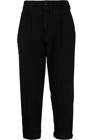 Comme des Garçons Pantalones de vestir cortos con rayas diplomáticas estampadas