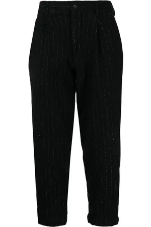 Comme des Garçons Pantalones de vestir cortos con rayas diplomáticas estampadas
