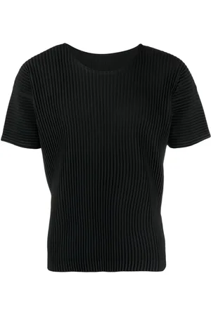 Issey Miyake Playera plisada con cuello en U