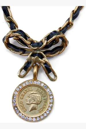 CHANEL Collar Mademoiselle 1995