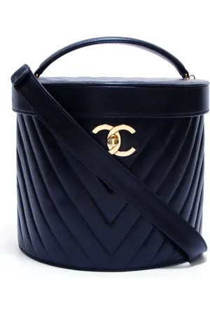 CHANEL Cosmetiquera con costuras V 1991-1994