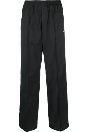 HAN Kjøbenhavn Pantalones rectos con placa del logo