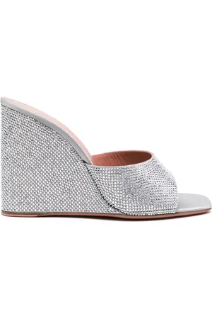 Amina Muaddi Mules Lupita con detalles de cristal