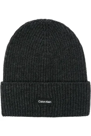 Calvin Klein Gorro tejido de canalé con parche del logo