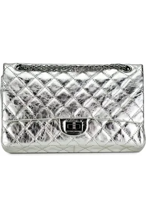 CHANEL Bolsa de hombro capitonada 2.55