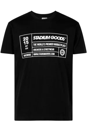 STADIUM GOODS® Playera Shoe Box