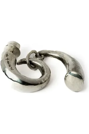 PARTS OF FOUR Aretes Horn con acabado pulido y dije